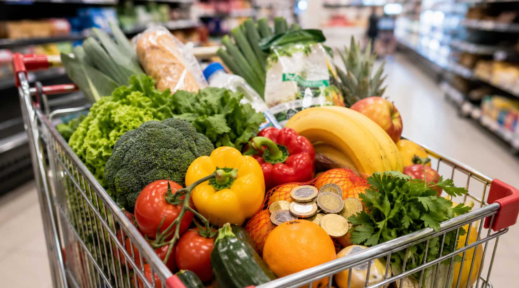 Geld sparen beim Einkaufen im Supermarkt